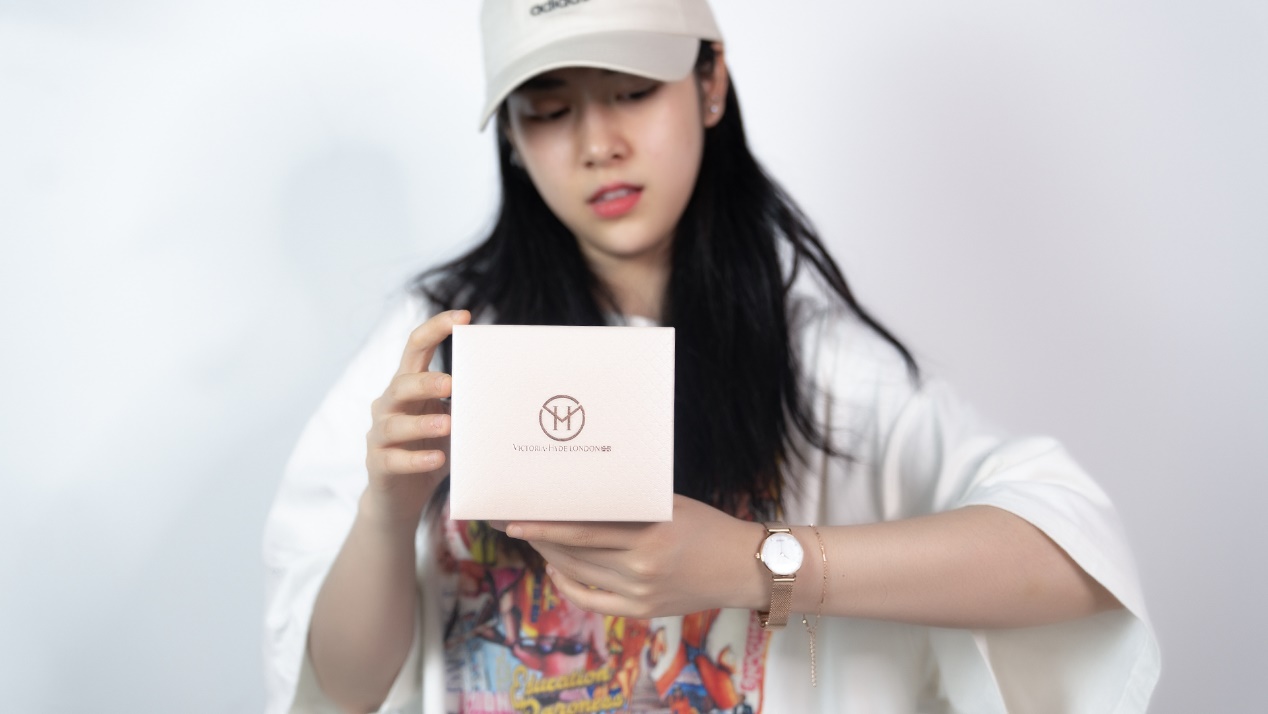 VICTORIA HYDE石英表，年轻人的平价时尚单品